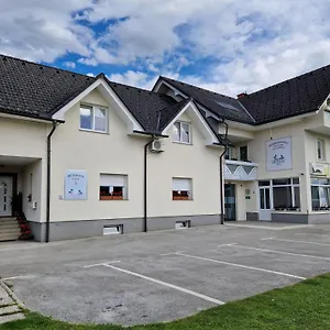 3* Bed & Breakfast Dezman &